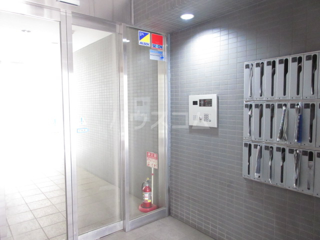 20/30 エントランス