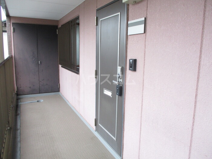 15/17 エントランス