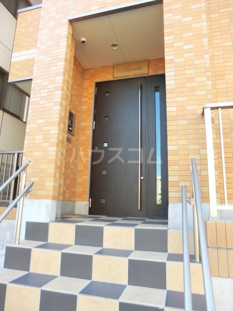 22/23 エントランス