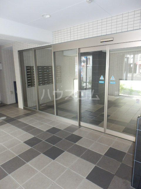 22/30 エントランス