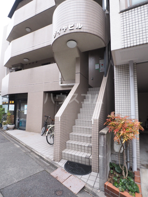 24/30 エントランス