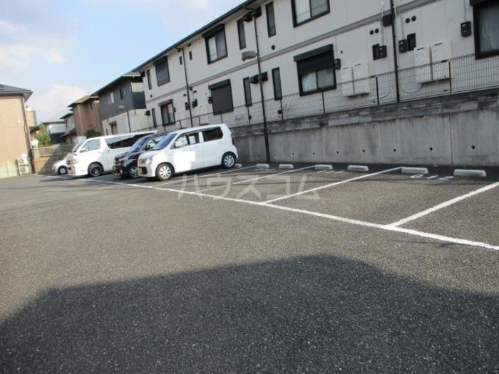 2/3 駐車場