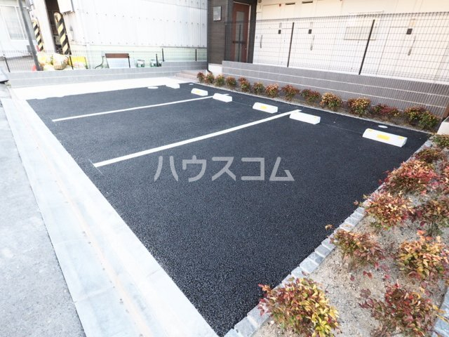 28/30 駐車場