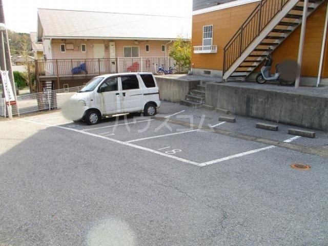 17/18 駐車場