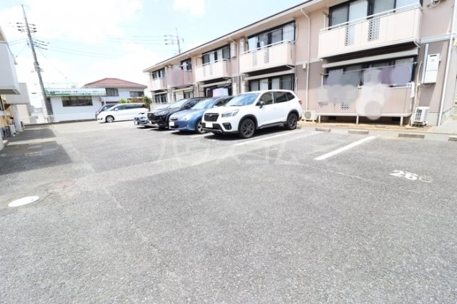 16/17 駐車場