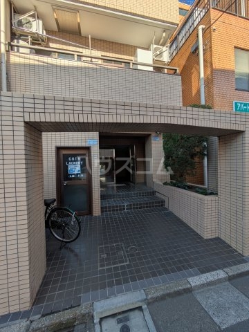 21/26 エントランス