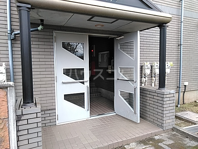 21/27 エントランス