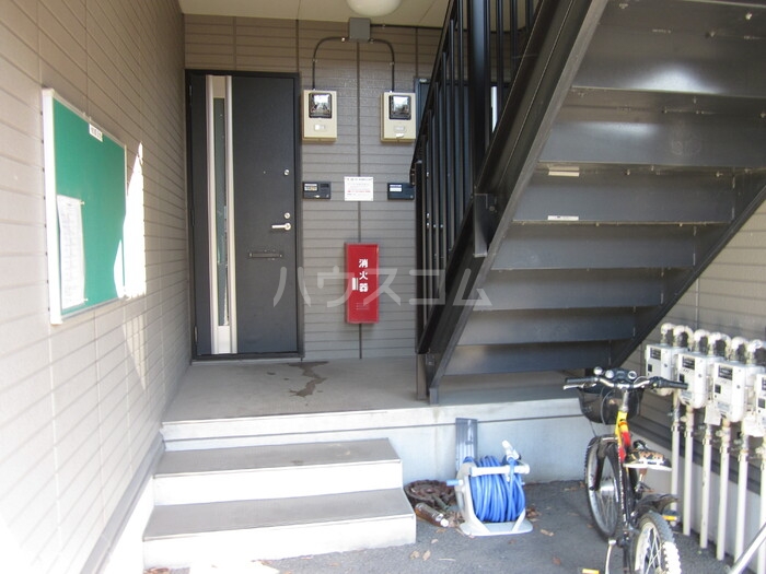 2/2 エントランス