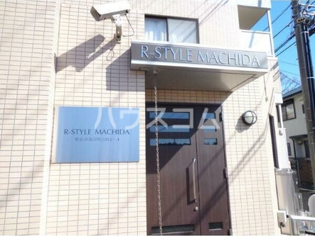 21/30 エントランス