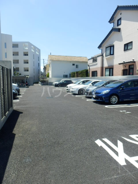 18/24 駐車場