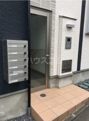 25/30 エントランス