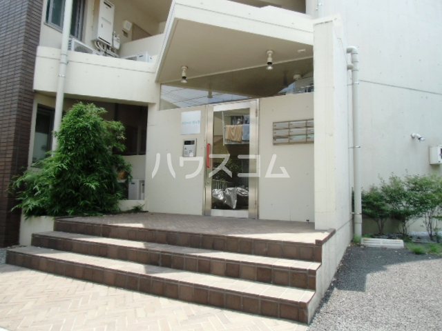 19/26 エントランス