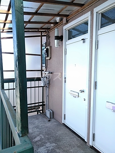 21/30 エントランス