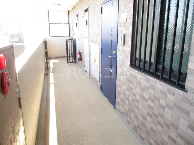 2/4 エントランス