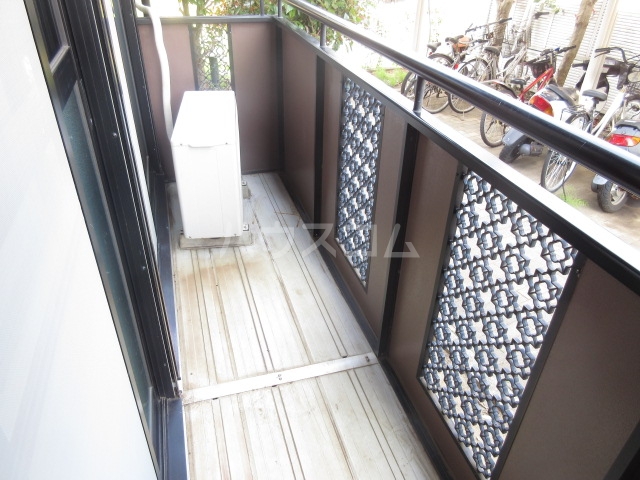 13/19 バルコニー