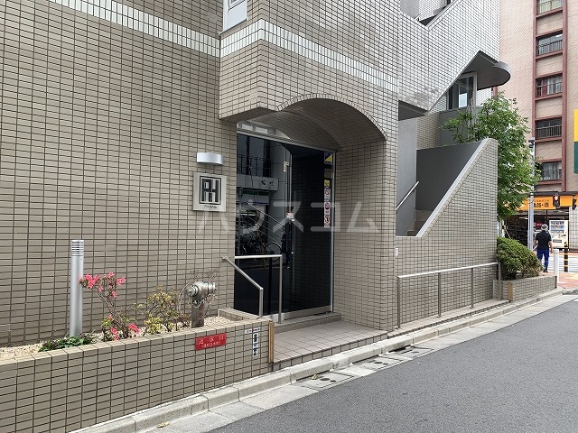 29/30 エントランス