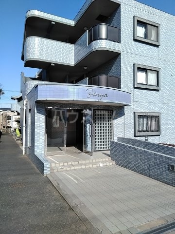 19/27 エントランス