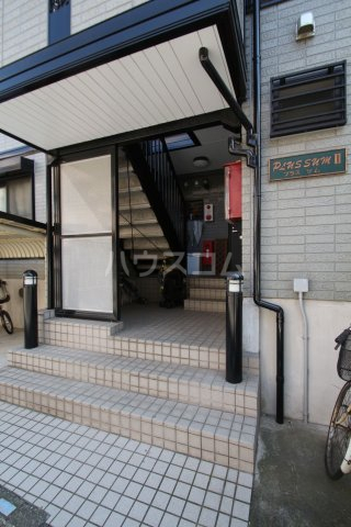 21/30 エントランス