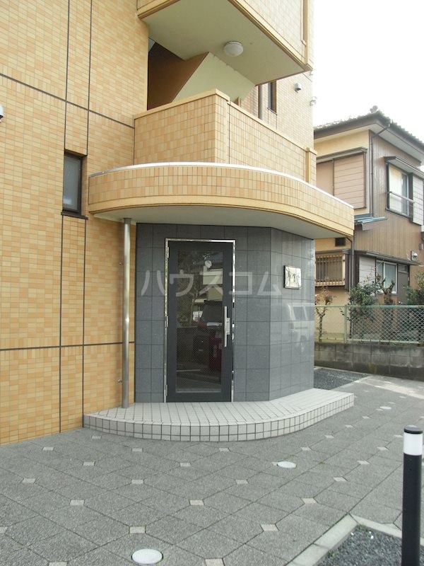 19/25 エントランス