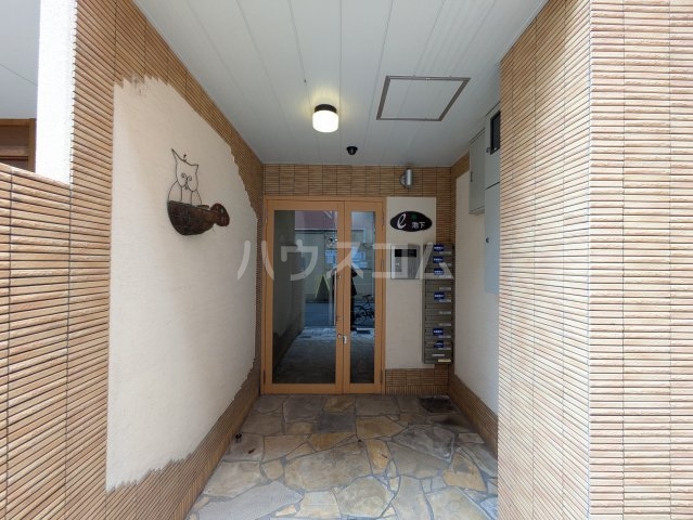 25/28 エントランス