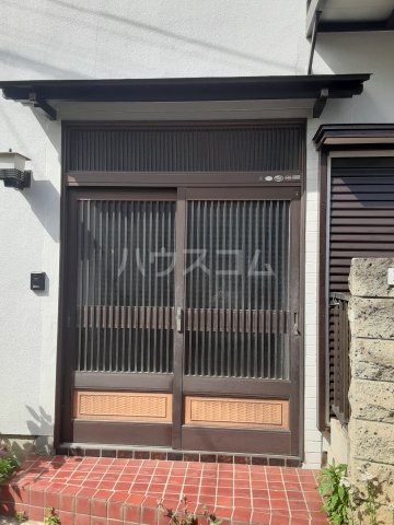 21/30 エントランス