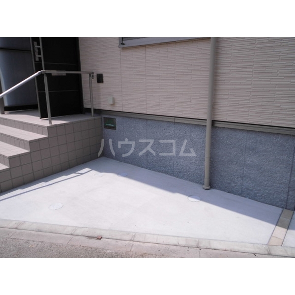 14/14 駐車場