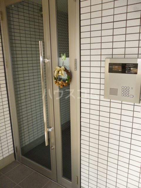 22/23 エントランス