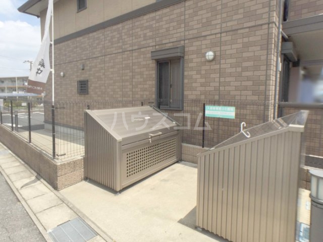 17/25 エントランス