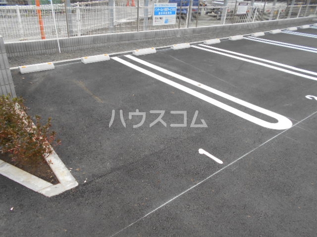 27/30 駐車場