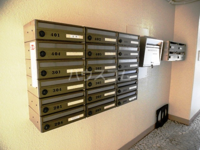 25/30 エントランス