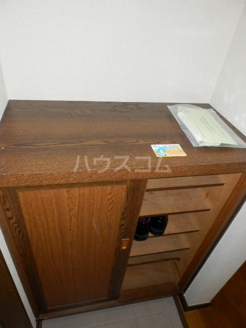 21/30 エントランス