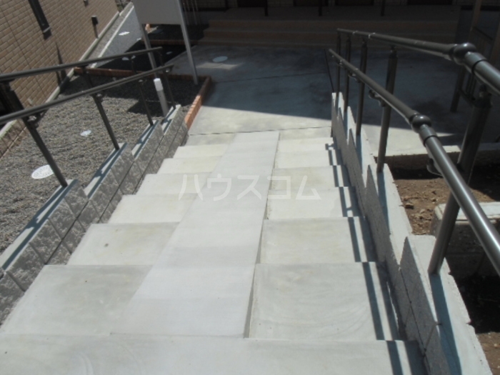 16/20 エントランス