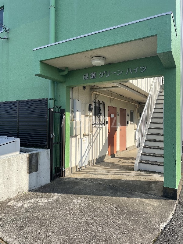 21/30 エントランス