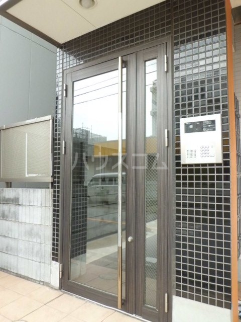 22/29 エントランス