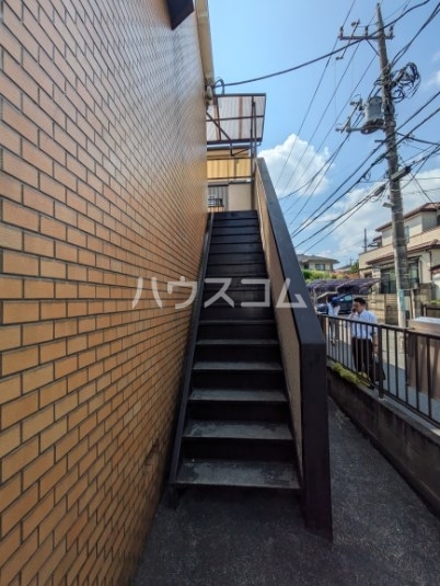 21/22 エントランス