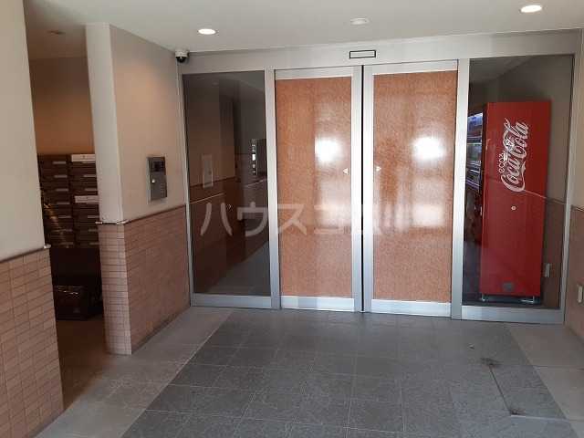 28/30 エントランス