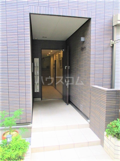 17/25 エントランス