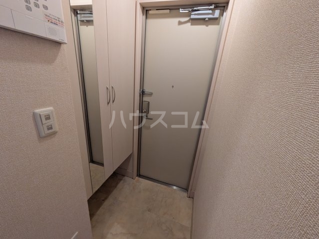 14/30 玄関