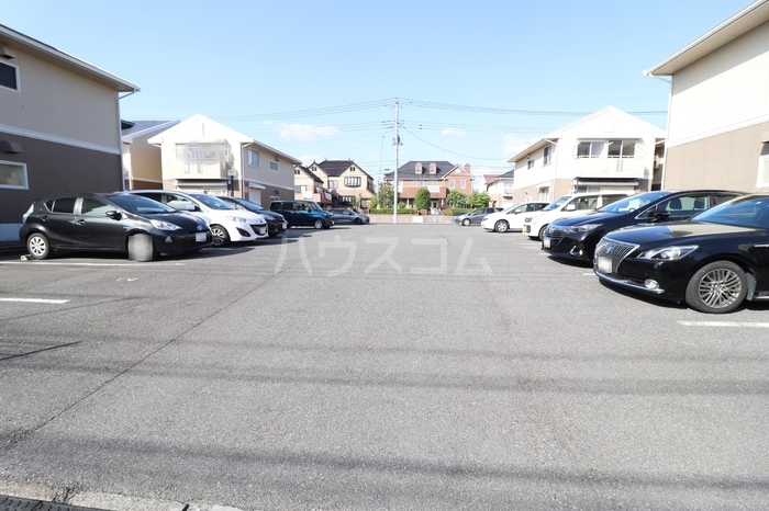 16/17 駐車場