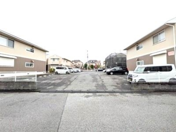 15/17 駐車場