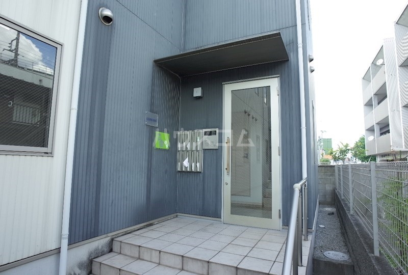 17/27 エントランス