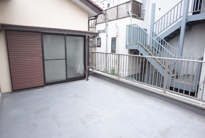 13/18 バルコニー