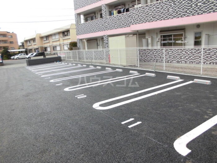 2/4 駐車場