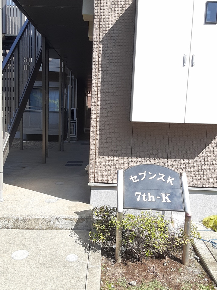 22/30 エントランス