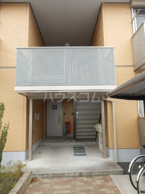 22/30 エントランス