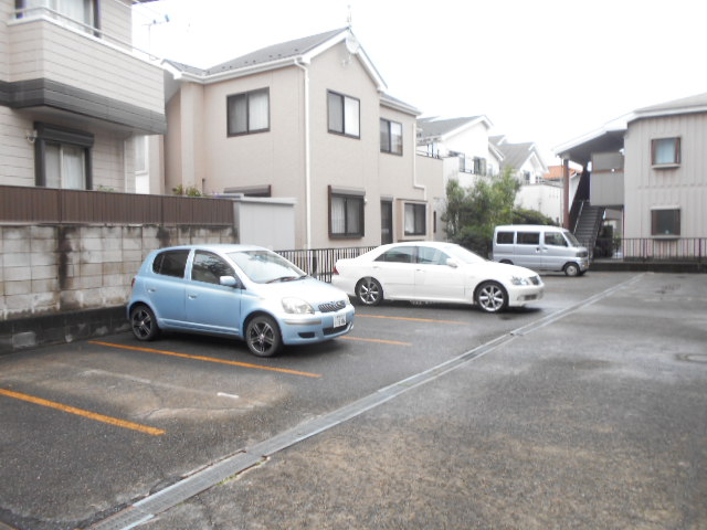 27/30 駐車場