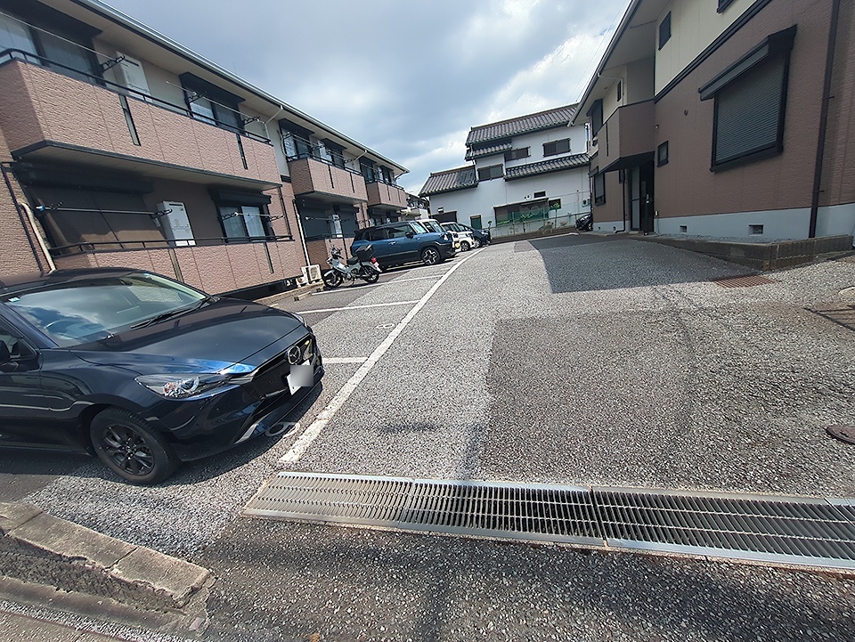 28/30 駐車場
