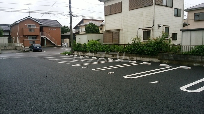 16/17 駐車場