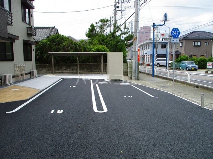 17/18 駐車場