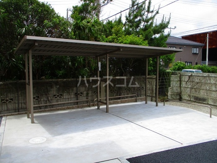 16/19 エントランス